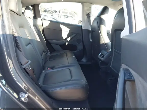 7SAYGDEEXRA247003 2024 TESLA MODEL Y - Image 8