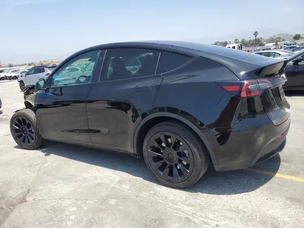 7SAYGDEEXRA253111 2024 TESLA MODEL Y - Image 2