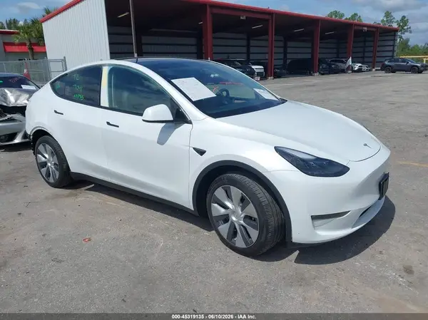 7SAYGDEEXRA253965 2024 TESLA MODEL Y - Image 1