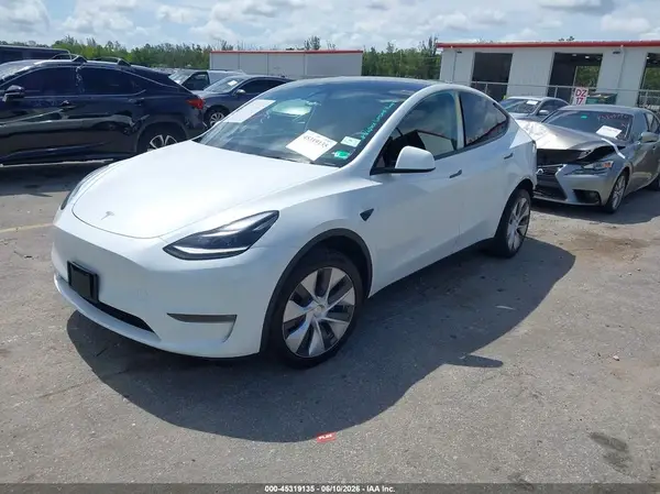 7SAYGDEEXRA253965 2024 TESLA MODEL Y - Image 2