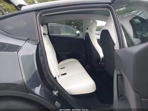 7SAYGDEEXRA255294 2024 TESLA MODEL Y - Image 8