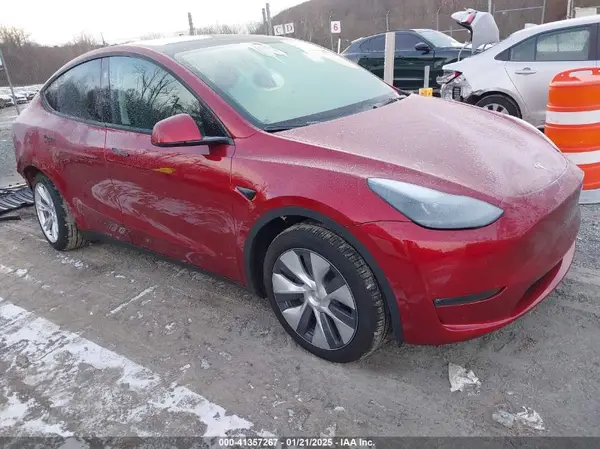 7SAYGDEEXRA255411 2024 TESLA MODEL Y - Image 1