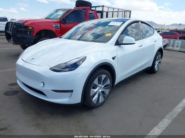 7SAYGDEEXRA257658 2024 TESLA MODEL Y - Image 2