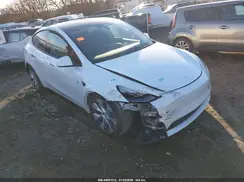 7SAYGDEEXRA258132 2024 TESLA MODEL Y