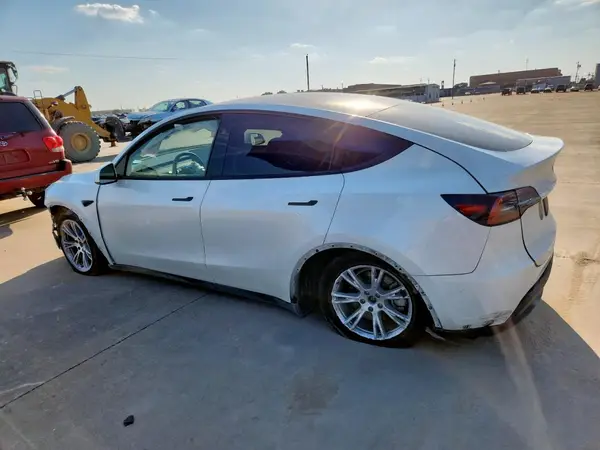 7SAYGDEEXRA259748 2024 TESLA MODEL Y - Image 2