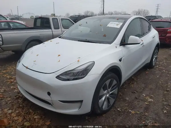 7SAYGDEEXRA260141 2024 TESLA MODEL Y - Image 2