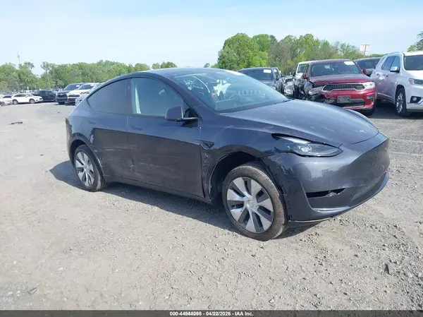 7SAYGDEEXRA262679 2024 TESLA MODEL Y - Image 1