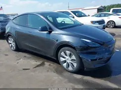 7SAYGDEEXRA264237 2024 TESLA MODEL Y