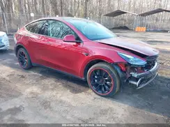 7SAYGDEEXRA264447 2024 TESLA MODEL Y