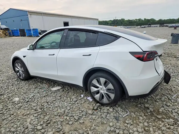 7SAYGDEEXRA265744 2024 TESLA MODEL Y - Image 2