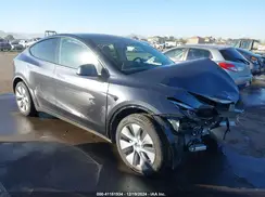 7SAYGDEEXRA270975 2024 TESLA MODEL Y