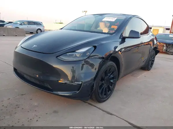 7SAYGDEEXRA274184 2024 TESLA MODEL Y - Image 2