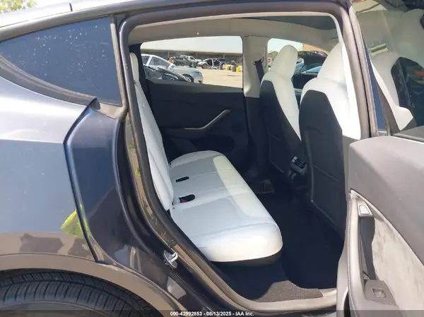 7SAYGDEEXRA274184 2024 TESLA MODEL Y - Image 8