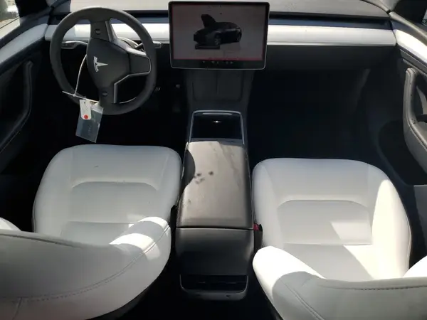 7SAYGDEEXRA279594 2024 TESLA MODEL Y - Image 8
