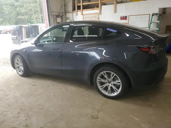 7SAYGDEEXRA283726 2024 TESLA MODEL Y - Image 2