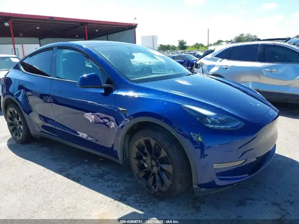 7SAYGDEEXRA283953 2024 TESLA MODEL Y - Image 1