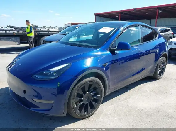 7SAYGDEEXRA283953 2024 TESLA MODEL Y - Image 2