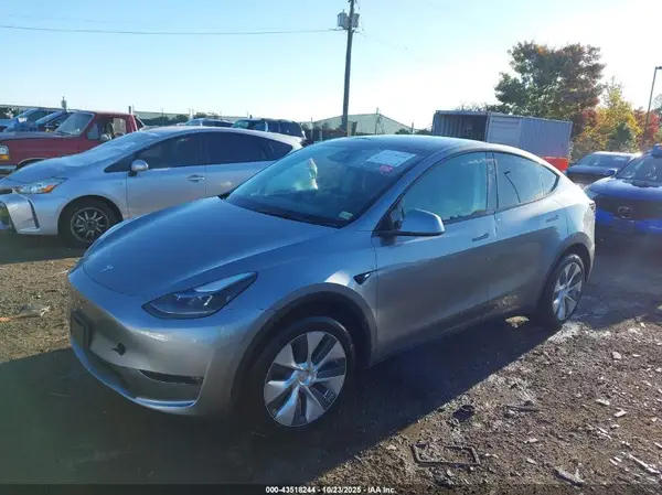 7SAYGDEEXRA284388 2024 TESLA MODEL Y - Image 2