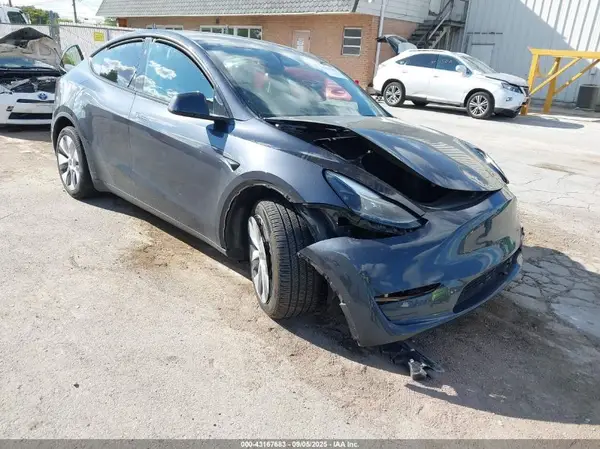 7SAYGDEEXRA286898 2024 TESLA MODEL Y - Image 1