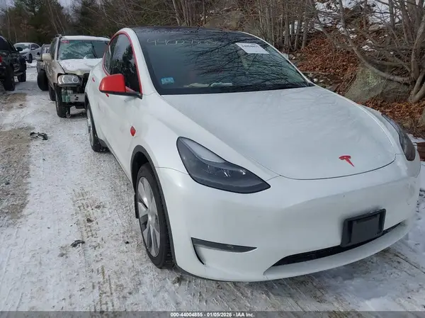 7SAYGDEEXRA290434 2024 TESLA MODEL Y - Image 1