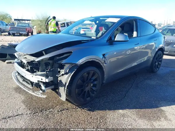 7SAYGDEEXRA293446 2024 TESLA MODEL Y - Image 2