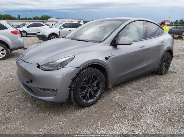 7SAYGDEEXRA295424 2024 TESLA MODEL Y - Image 2