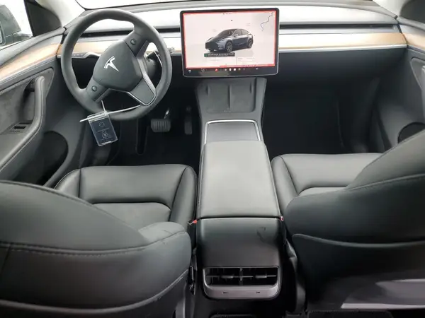 7SAYGDEEXRA303800 2024 TESLA MODEL Y - Image 8