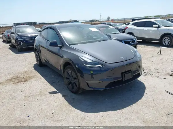 7SAYGDEEXRA304932 2024 TESLA MODEL Y - Image 1