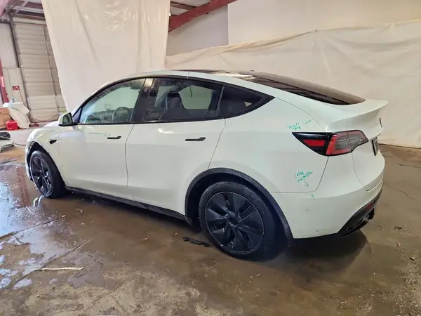 7SAYGDEEXRA307412 2024 TESLA MODEL Y - Image 2
