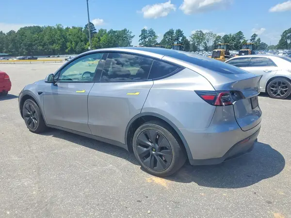 7SAYGDEEXRA311413 2024 TESLA MODEL Y - Image 2