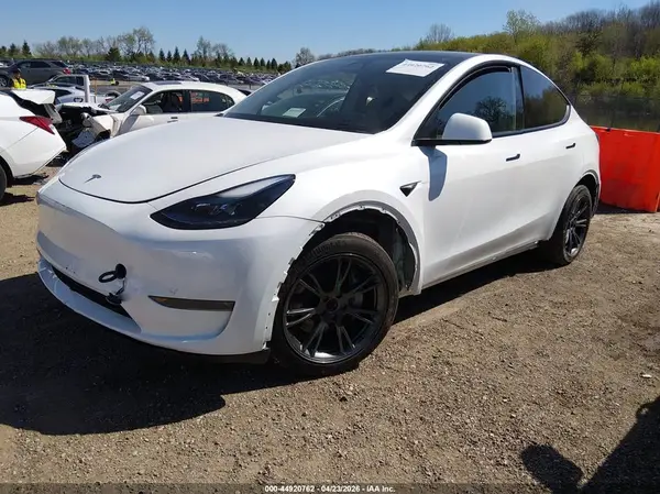 7SAYGDEEXRA311914 2024 TESLA MODEL Y - Image 2