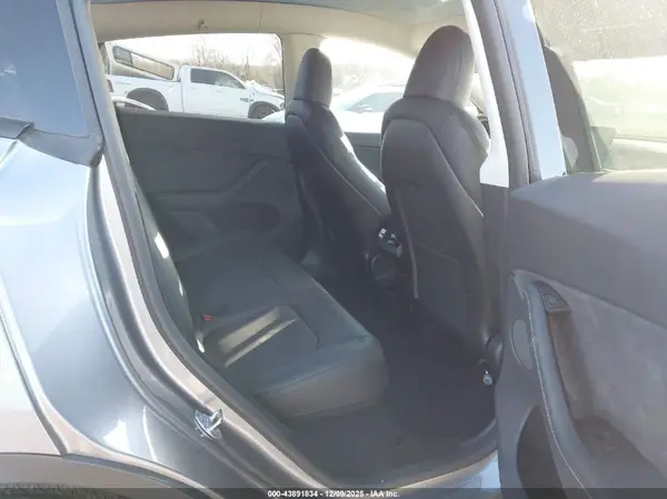 7SAYGDEEXRA313016 2024 TESLA MODEL Y - Image 8