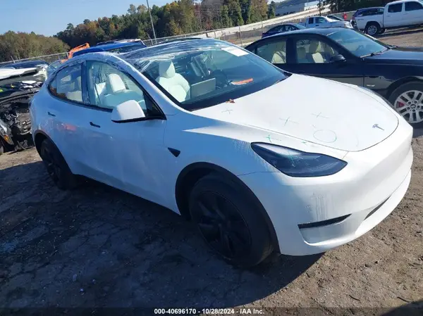 7SAYGDEEXRA313534 2024 TESLA MODEL Y - Image 1