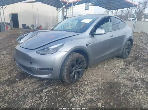 7SAYGDEEXRA320841 2024 TESLA MODEL Y - Image 2