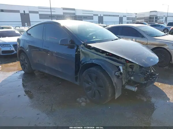 7SAYGDEEXRA323125 2024 TESLA MODEL Y - Image 1