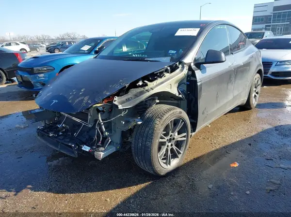 7SAYGDEEXRA323125 2024 TESLA MODEL Y - Image 2