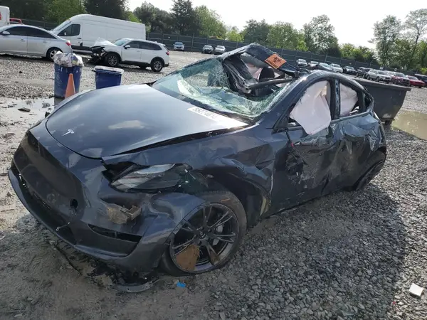 7SAYGDEEXRA324517 2024 TESLA MODEL Y - Image 1