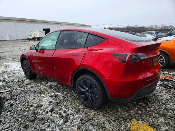 7SAYGDEEXRA324999 2024 TESLA MODEL Y - Image 2