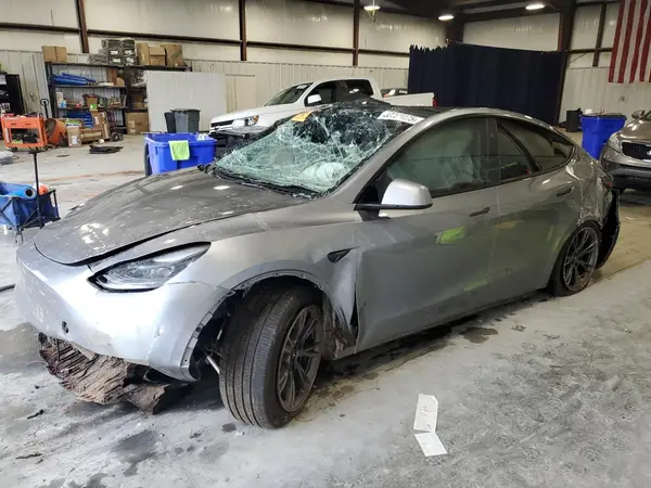7SAYGDEEXRA327675 2024 TESLA MODEL Y - Image 1