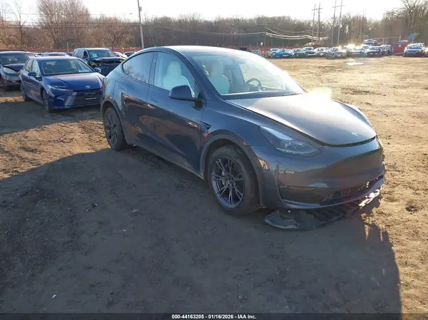 7SAYGDEEXRA333993 2024 TESLA MODEL Y - Image 1
