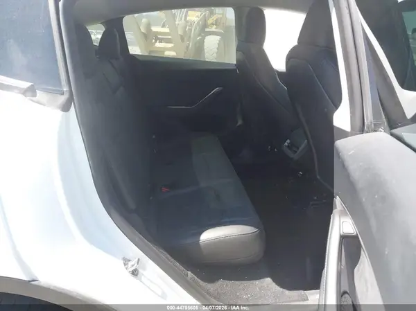 7SAYGDEEXRA336196 2024 TESLA MODEL Y - Image 8