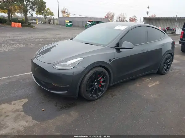 7SAYGDEEXRF004603 2024 TESLA MODEL Y - Image 2