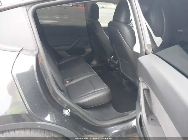 7SAYGDEEXRF004603 2024 TESLA MODEL Y - Image 8