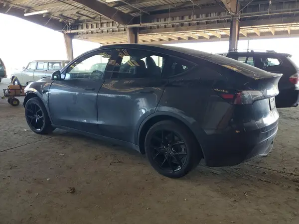 7SAYGDEEXRF004973 2024 TESLA MODEL Y - Image 2