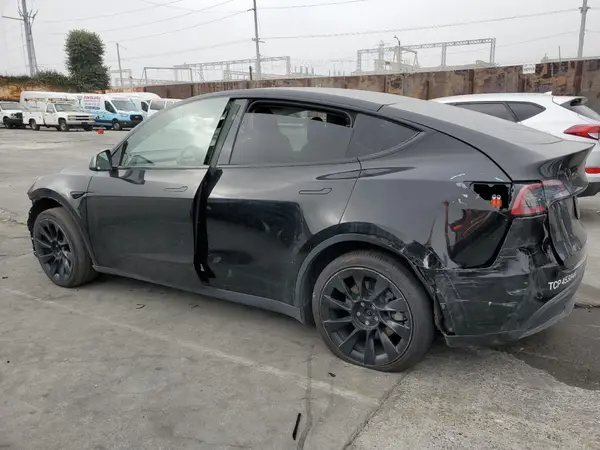 7SAYGDEEXRF014516 2024 TESLA MODEL Y - Image 2