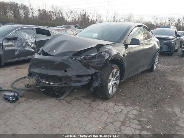 7SAYGDEEXRF019473 2024 TESLA MODEL Y - Image 2