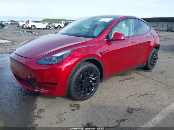 7SAYGDEEXRF020591 2024 TESLA MODEL Y - Image 2