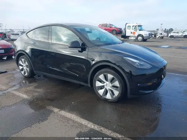7SAYGDEEXRF024334 2024 TESLA MODEL Y - Image 1