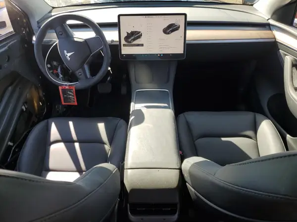 7SAYGDEEXRF032028 2024 TESLA MODEL Y - Image 8