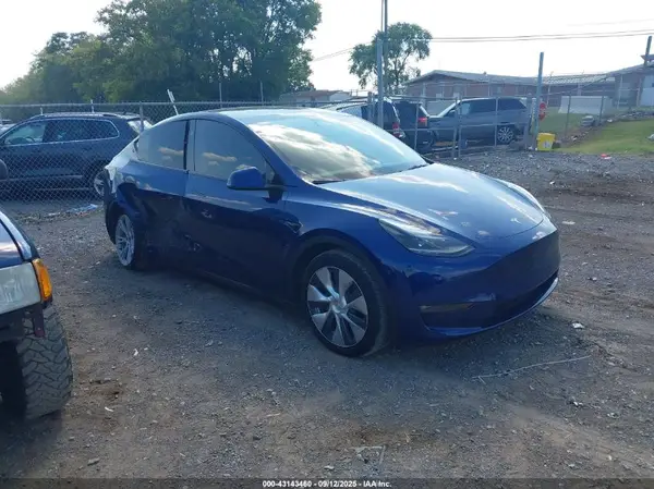7SAYGDEEXRF044292 2024 TESLA MODEL Y - Image 1